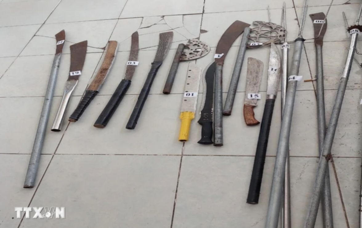 Cần thiết bổ sung dao có tính sát thương cao vào nhóm vũ khí thô sơ