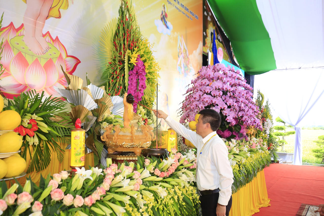 Hàng nghìn người đổ về chùa Phúc Lâm dự đại lễ Phật đản 2568