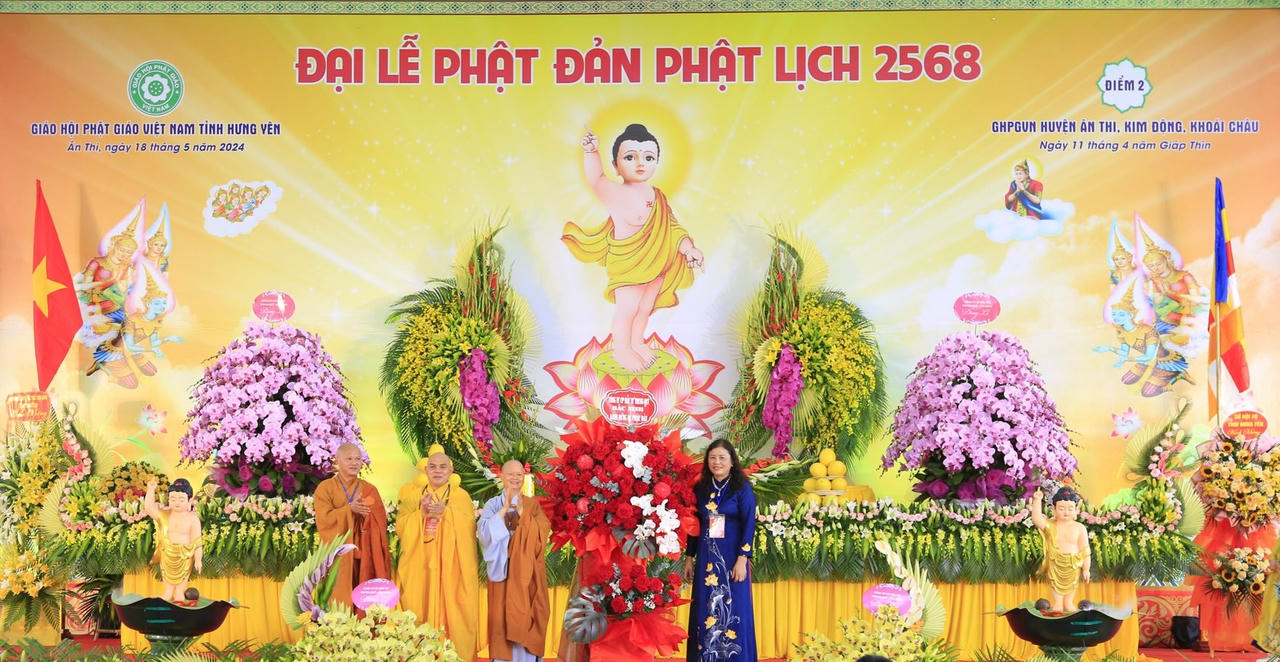 Hàng nghìn người đổ về chùa Phúc Lâm dự đại lễ Phật đản 2568