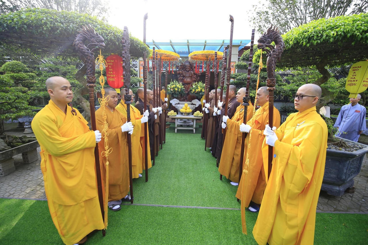 Hàng nghìn người đổ về chùa Phúc Lâm dự đại lễ Phật đản 2568