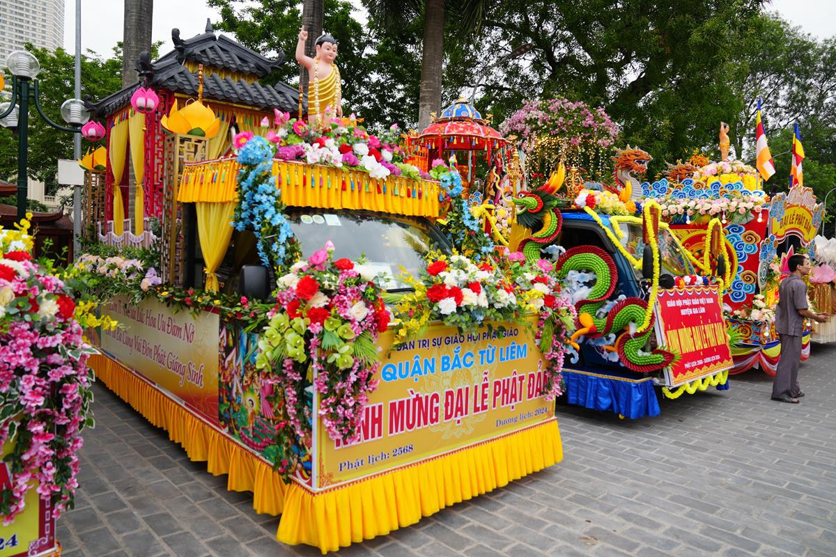 30 quận, huyện Hà Nội diễu hành xe hoa mừng đại lễ Phật đản