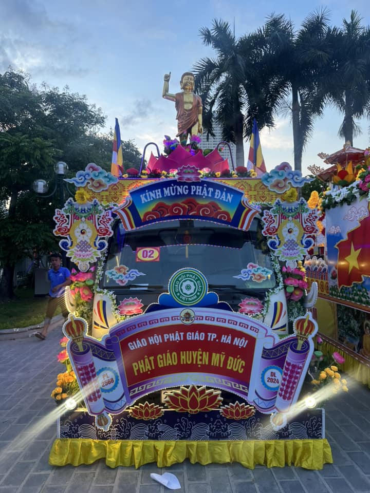 30 quận, huyện Hà Nội diễu hành xe hoa mừng đại lễ Phật đản
