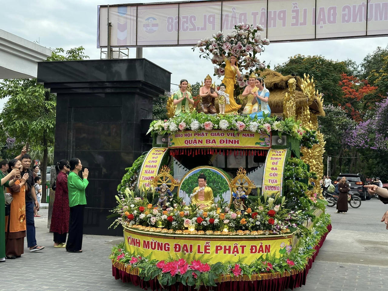 30 quận, huyện Hà Nội diễu hành xe hoa mừng đại lễ Phật đản