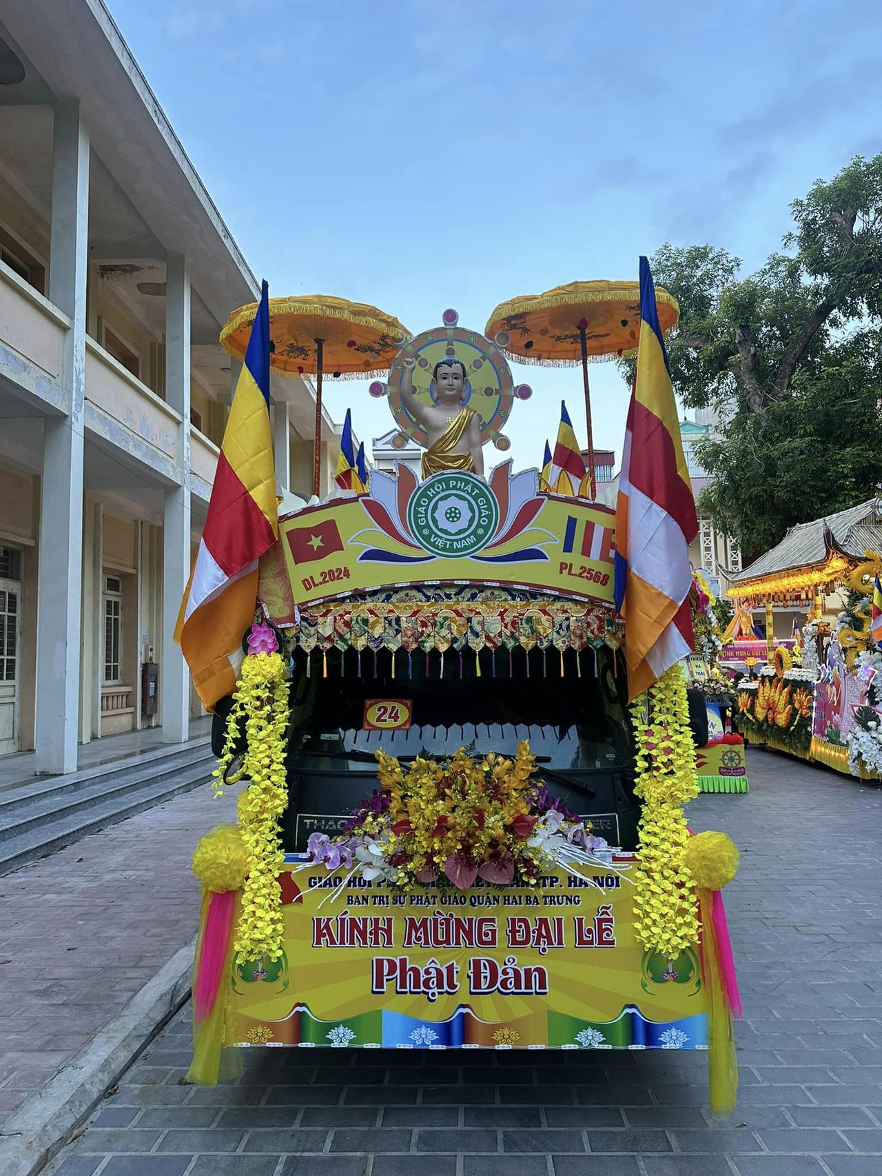 30 quận, huyện Hà Nội diễu hành xe hoa mừng đại lễ Phật đản