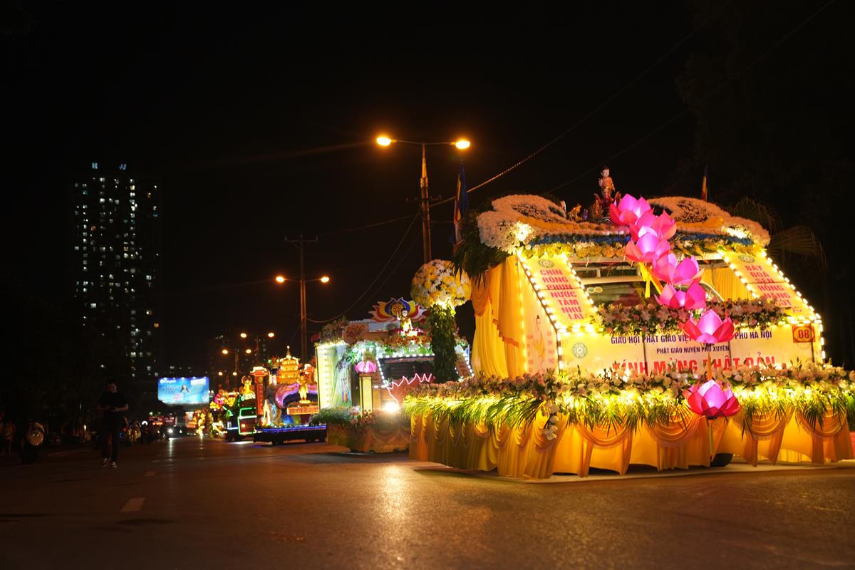 30 quận, huyện Hà Nội diễu hành xe hoa mừng đại lễ Phật đản