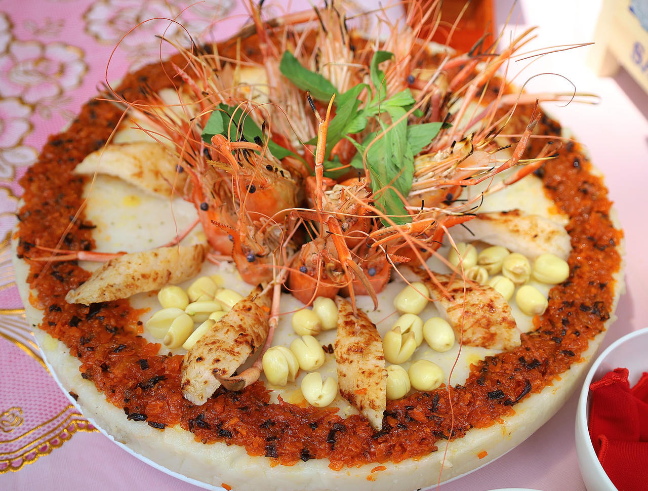 Đến Đồng Tháp ăn 'đại tiệc' sen