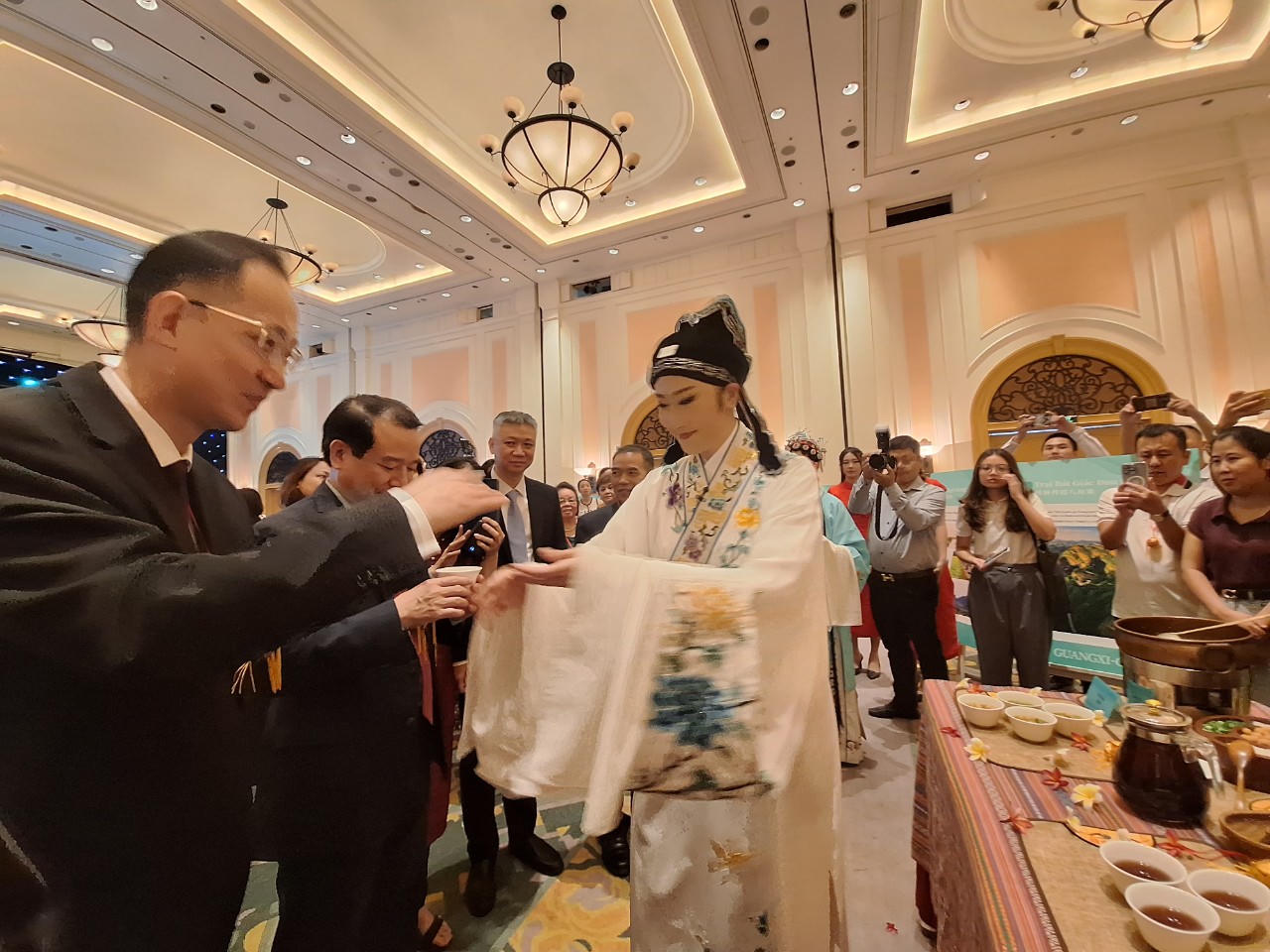 Tôn vinh đồ uống lâu đời nhất thế giới