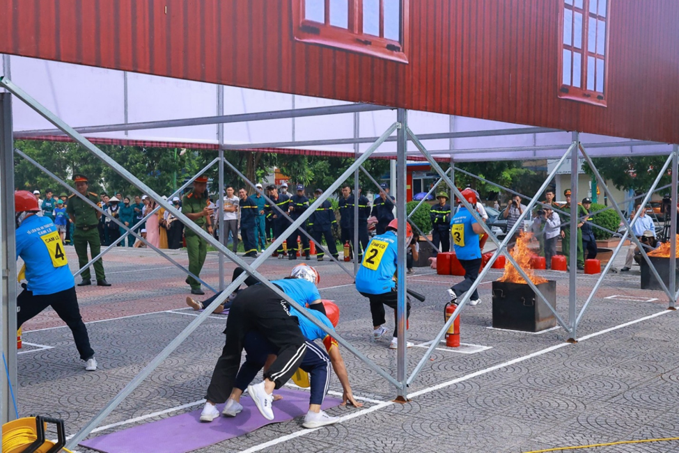 Sôi nổi Hội thi nghiệp vụ chữa cháy và cứu nạn, cứu hộ các địa phương