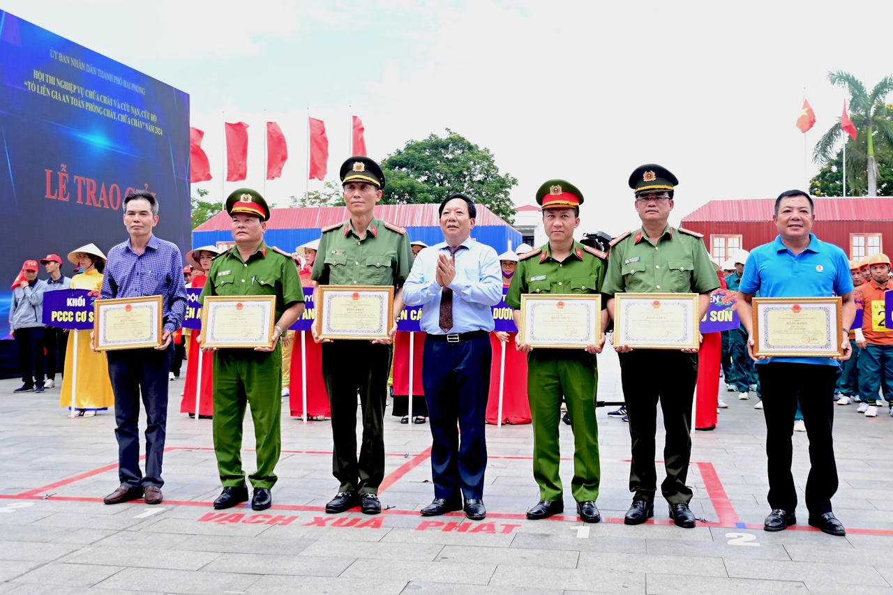 Sôi nổi Hội thi nghiệp vụ chữa cháy và cứu nạn, cứu hộ các địa phương