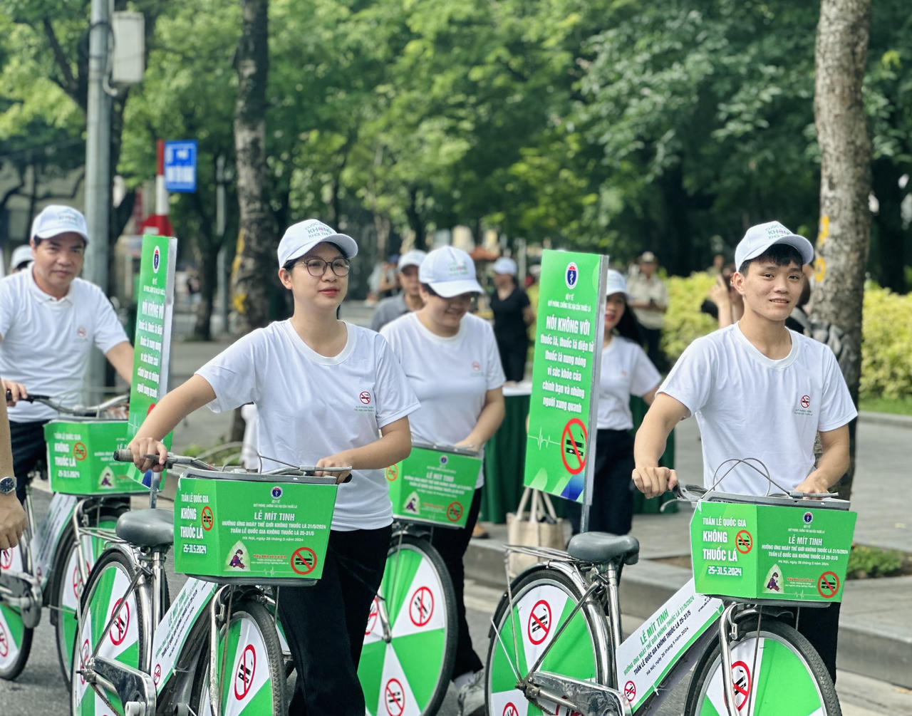 Bộ trưởng Bộ Y tế kêu gọi công dân Việt Nam hãy hành động để đảm bảo môi trường không khói thuốc