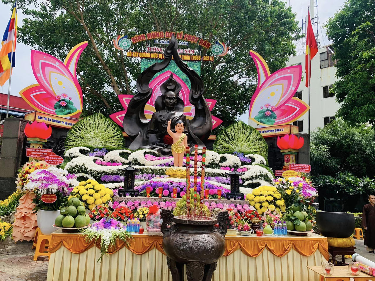 Kỷ niệm 61 năm ngày Bồ tát Thích Quảng Đức vị pháp thiêu thân