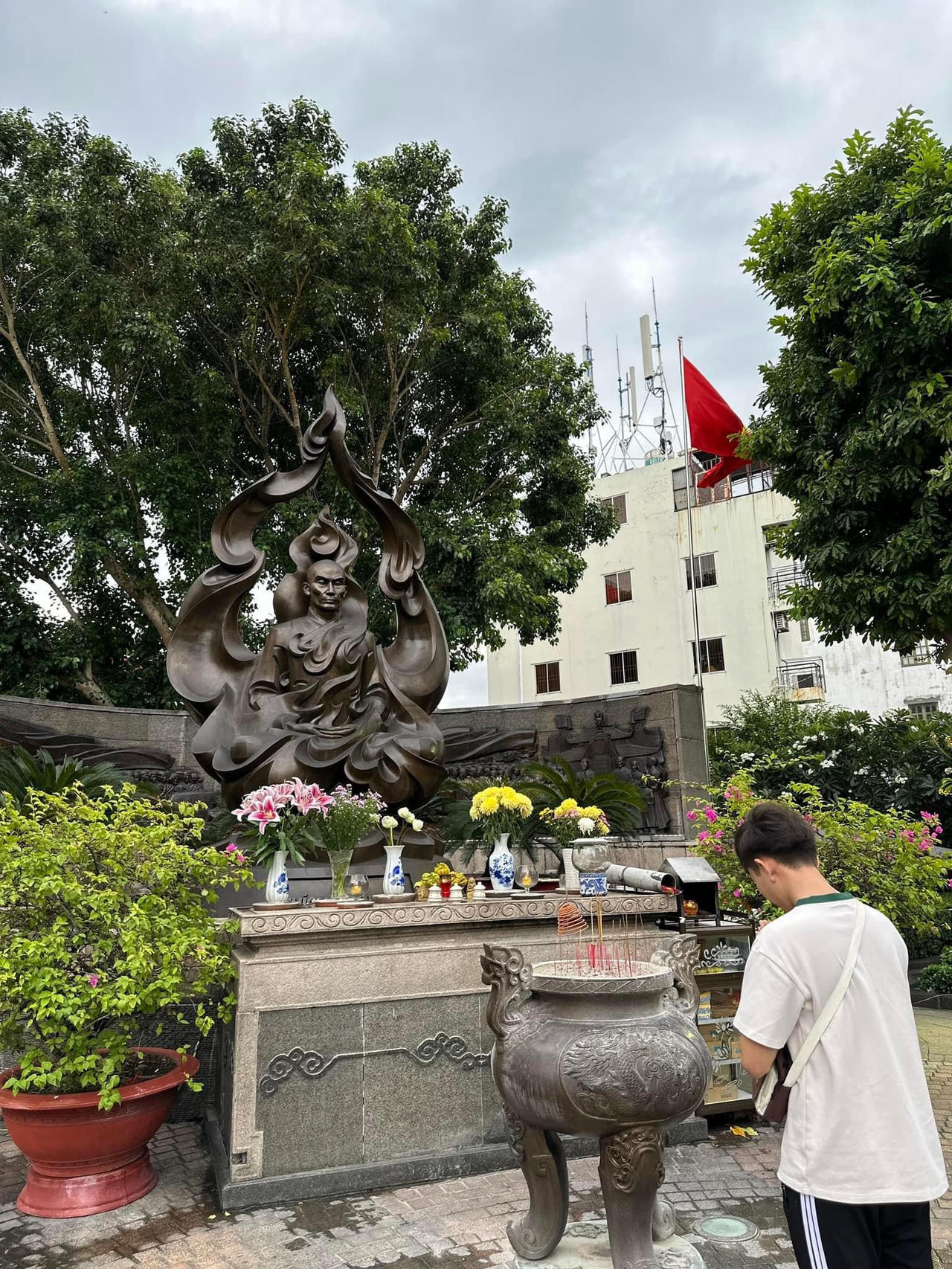 Kỷ niệm 61 năm ngày Bồ tát Thích Quảng Đức vị pháp thiêu thân