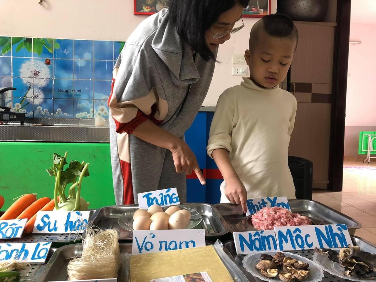 Cô giáo 'nặng lòng' với trẻ tự kỷ