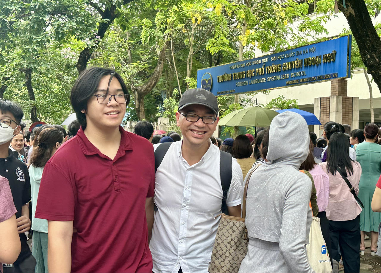 Đề thi lớp 10 chuyên Ngoại ngữ, thí sinh đánh giá khó và lạ