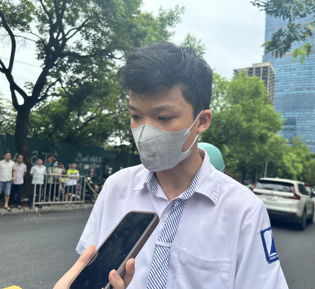 Thí sinh lạc quan khi hoàn thành bài môn Văn về 'ứng xử trước mong đợi người thân'