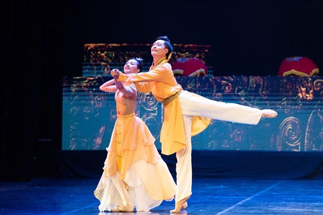 'Điểm chạm' văn hóa giữa ballet và văn hóa truyền thống