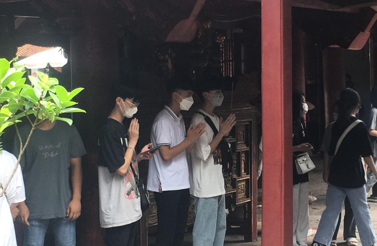 Bi hài chuyện 'tâm linh' mùa thi