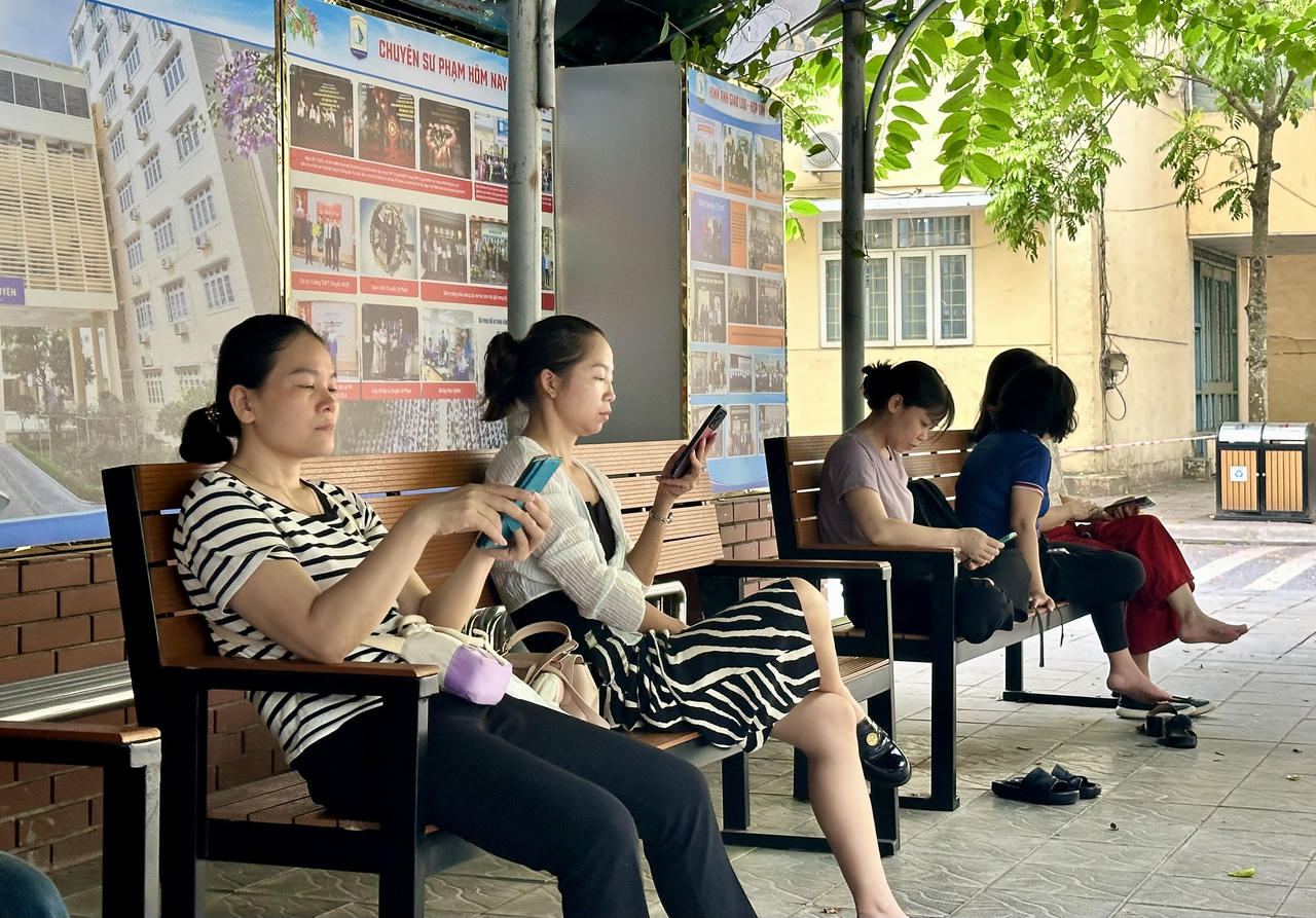 Khốc liệt cuộc đua 'giành vé' vào lớp 10 trường hot nhất nhì Hà Nội 