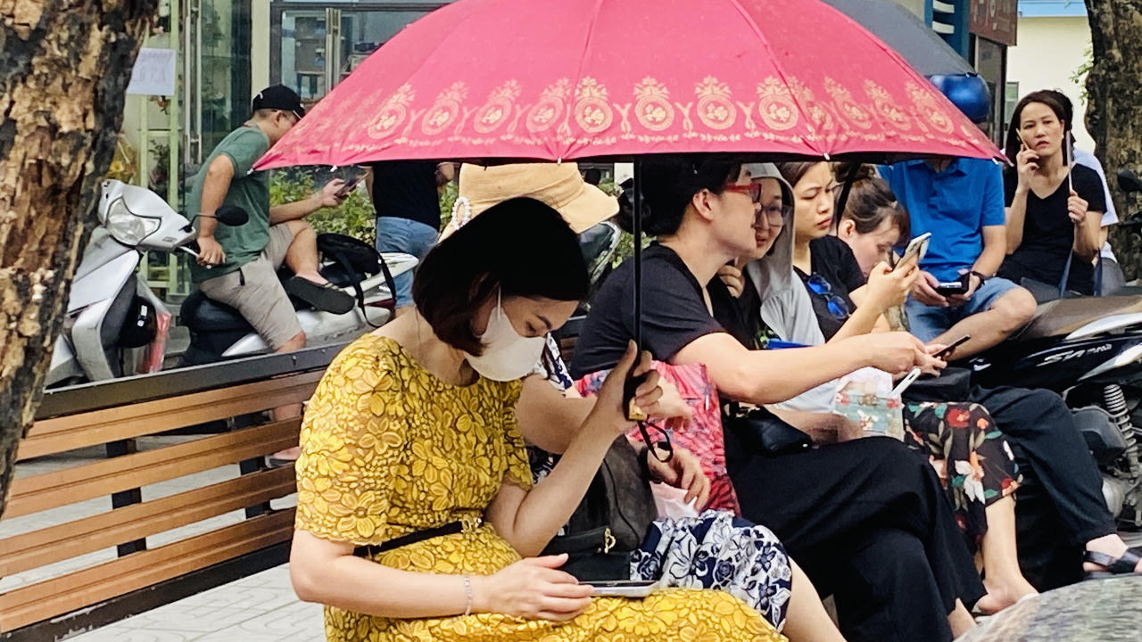 Khốc liệt cuộc đua 'giành vé' vào lớp 10 trường hot nhất nhì Hà Nội 