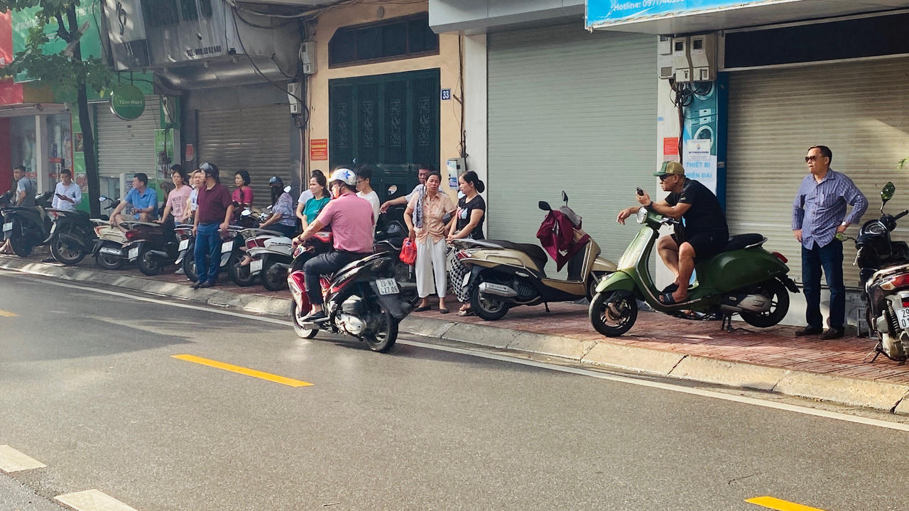 Phụ huynh dậy sớm nấu xôi cho sĩ tử Hà Nội ăn 'lấy may' để thi tốt nghiệp