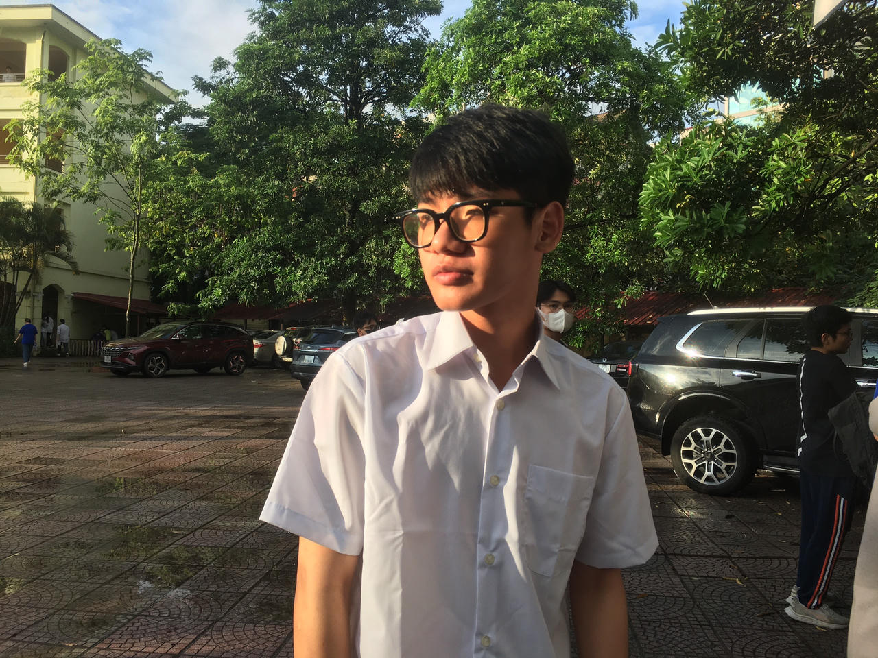 Phụ huynh dậy sớm nấu xôi cho sĩ tử Hà Nội ăn 'lấy may' để thi tốt nghiệp