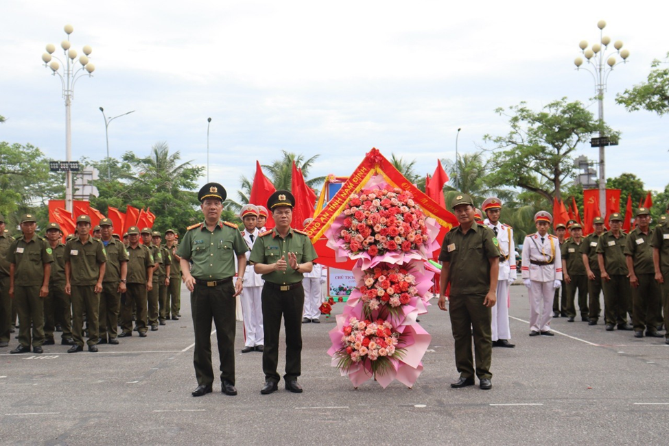 Các địa phương đồng loạt ra mắt lực lượng tham gia bảo vệ ANTT ở cơ sở