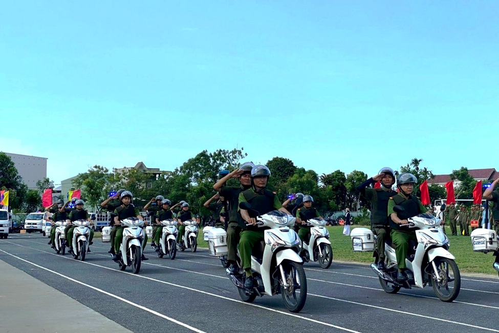 Các địa phương đồng loạt ra mắt lực lượng tham gia bảo vệ ANTT ở cơ sở