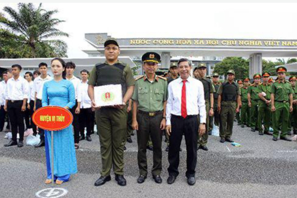Các địa phương đồng loạt ra mắt lực lượng tham gia bảo vệ ANTT ở cơ sở