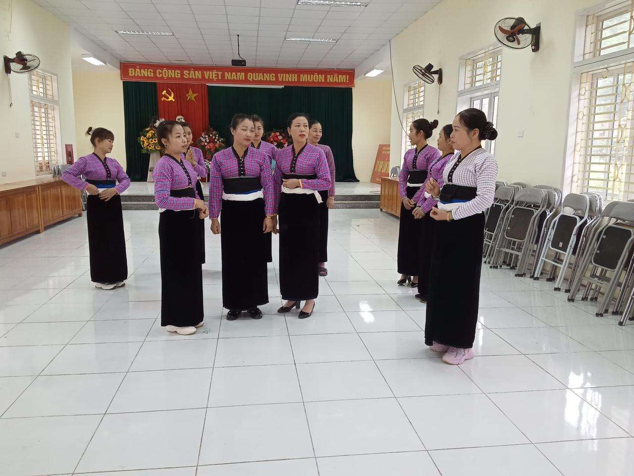 Về Mường Thải xem điệu đang Mường