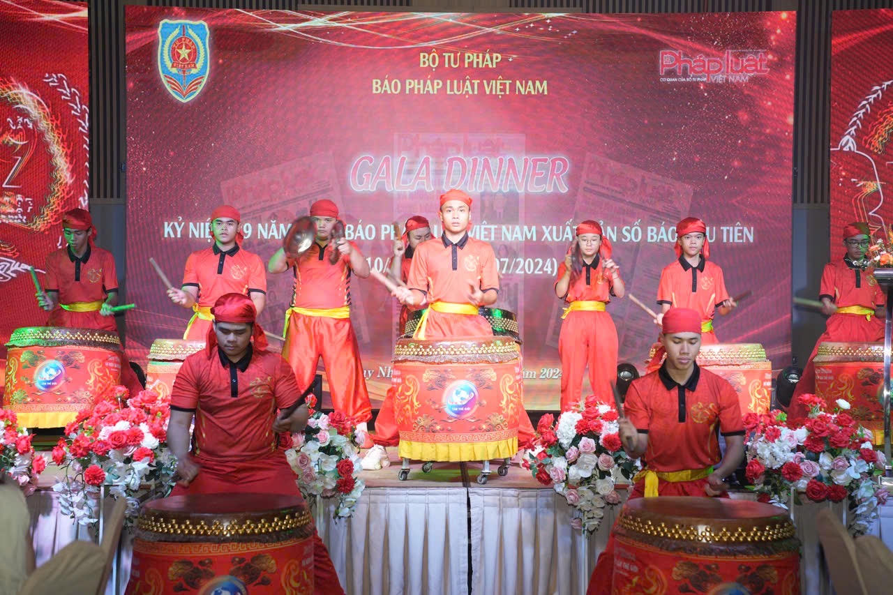 Ý nghĩa chương trình hội tụ nhân 39 năm Ngày Báo Pháp luật Việt Nam ra số đầu tiên