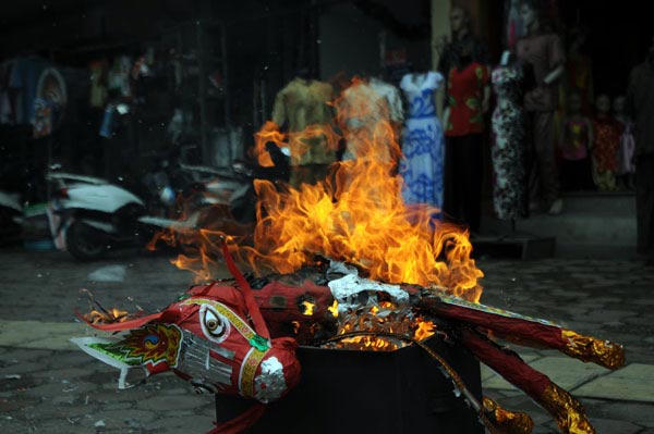 Nơi thờ tự nói không với vàng mã