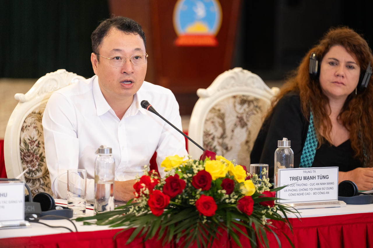 Tìm giải pháp giúp phụ nữ và trẻ em ứng phó với những thách thức trên không gian mạng