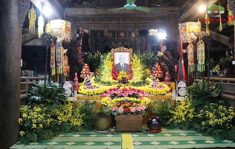 Phật tử trang trọng lập hương án tưởng niệm Tổng Bí thư Nguyễn Phú Trọng