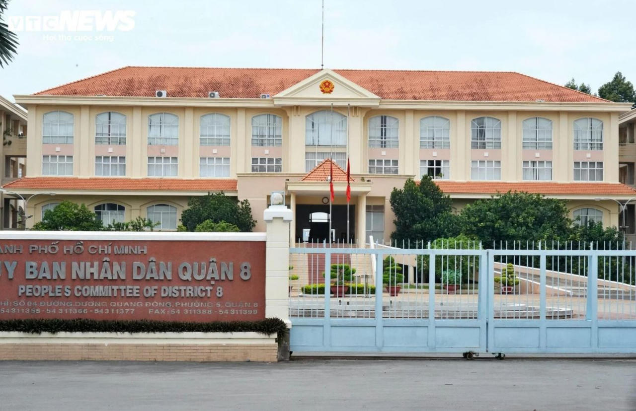 Cờ rủ từ Bắc vào Nam tưởng nhớ Tổng Bí thư Nguyễn Phú Trọng