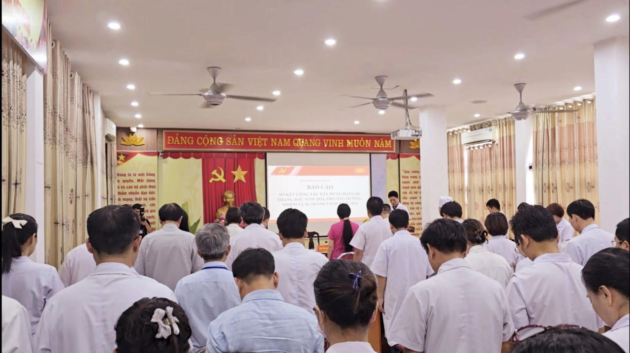 Cơ quan, doanh nghiệp mặc niệm Tổng Bí thư Nguyễn Phú Trọng