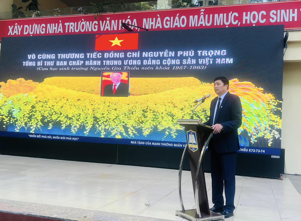 Cơ quan, doanh nghiệp mặc niệm Tổng Bí thư Nguyễn Phú Trọng