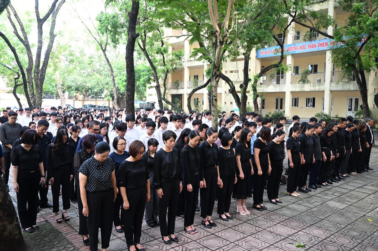 Cơ quan, doanh nghiệp mặc niệm Tổng Bí thư Nguyễn Phú Trọng