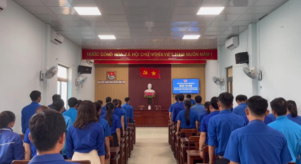 Cơ quan, doanh nghiệp mặc niệm Tổng Bí thư Nguyễn Phú Trọng