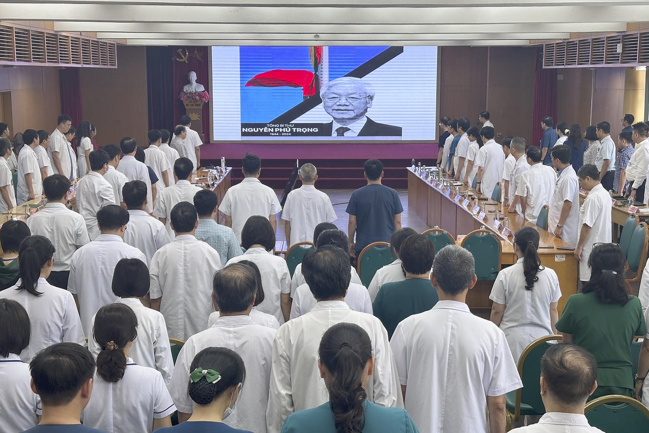 Cơ quan, doanh nghiệp mặc niệm Tổng Bí thư Nguyễn Phú Trọng