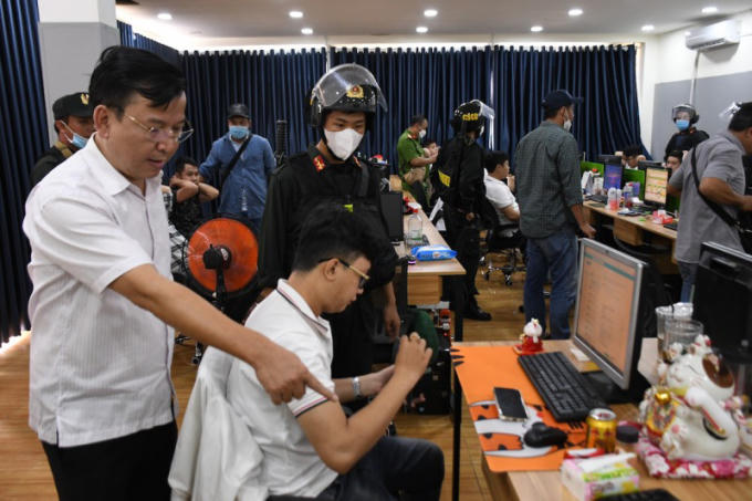 Lời khai về thủ đoạn đòi tiền của bị cáo trong đường dây 'đòi nợ thuê' một số ngân hàng, Công ty tài chính