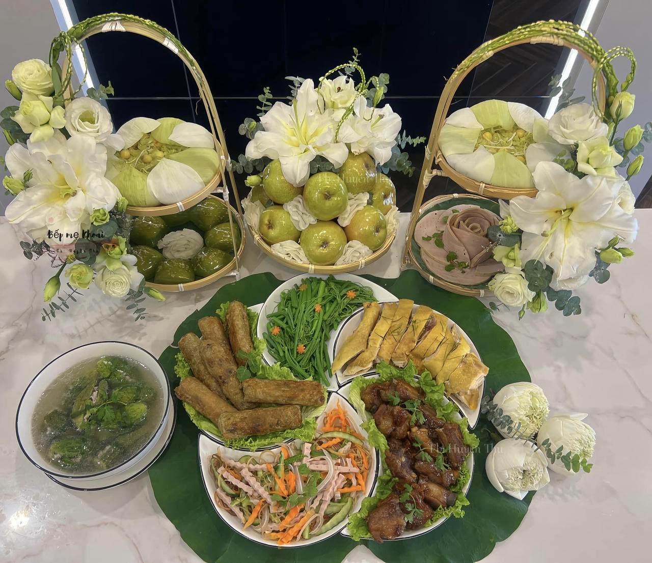 Thi nhau 'khoe' mâm cỗ Rằm tháng 7 