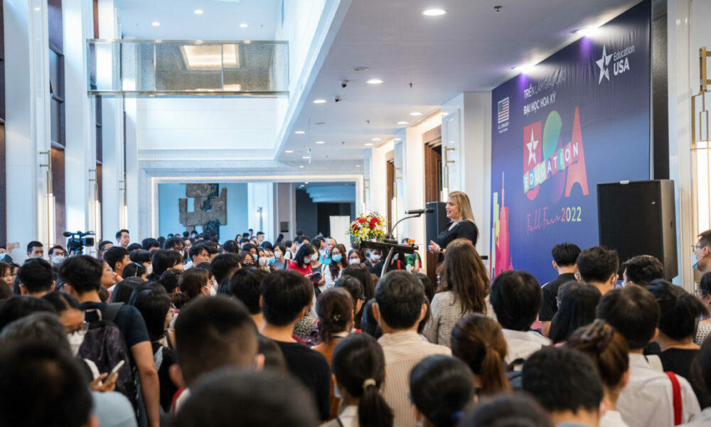 Năm học mới của du học sinh Việt ở nước ngoài 