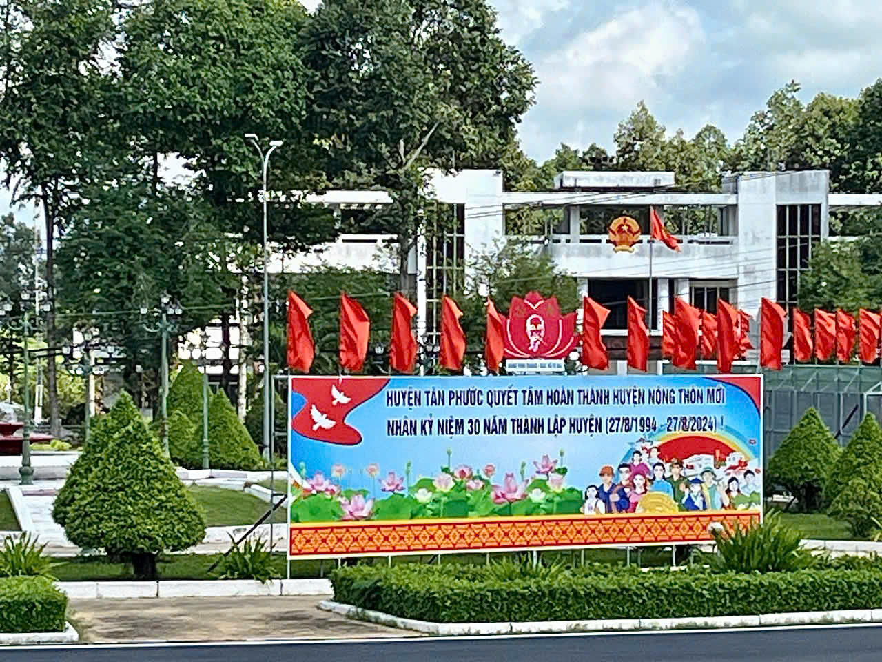 Huyện Tân Phước thay đổi diện mạo chào đón danh hiệu huyện nông thôn mới