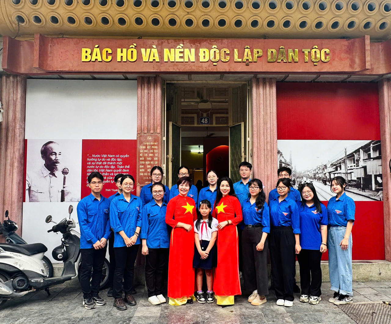 Muôn cách thể hiện tình yêu nước trong ngày Tết độc lập