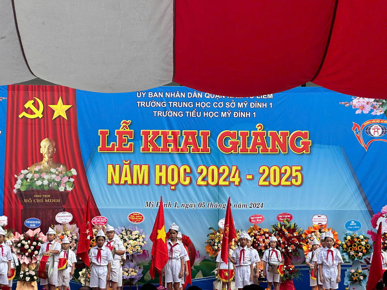 Thủ đô rực rỡ cờ hoa trong ngày lễ Khai giảng