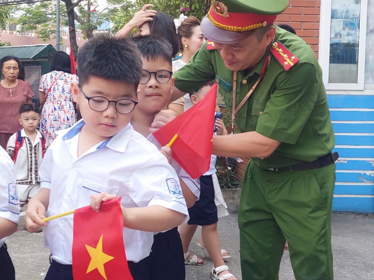 Thủ đô rực rỡ cờ hoa trong ngày lễ Khai giảng