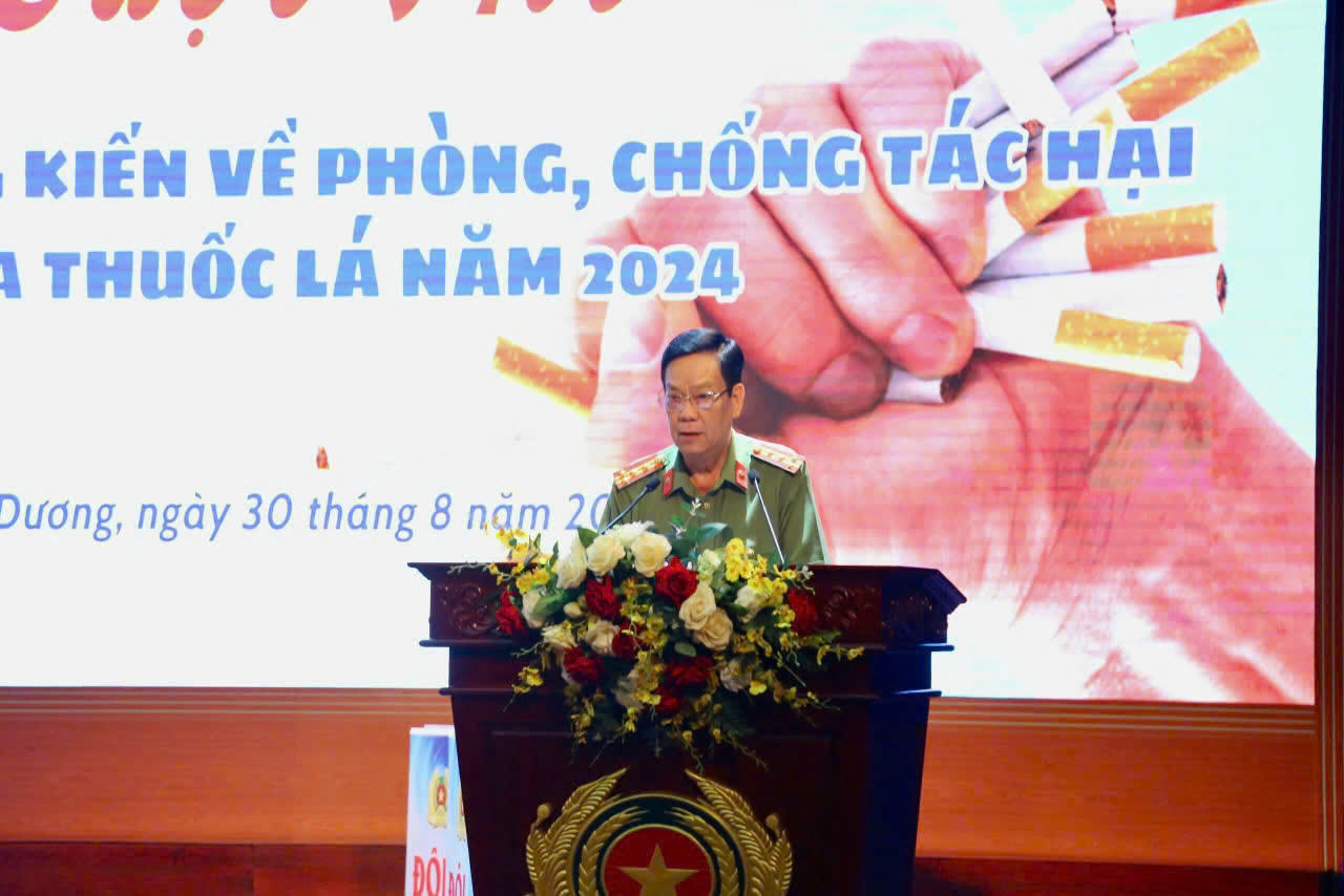 8 đội công an tranh tài 'Tìm hiểu, sáng kiến về phòng, chống tác hại của thuốc lá'