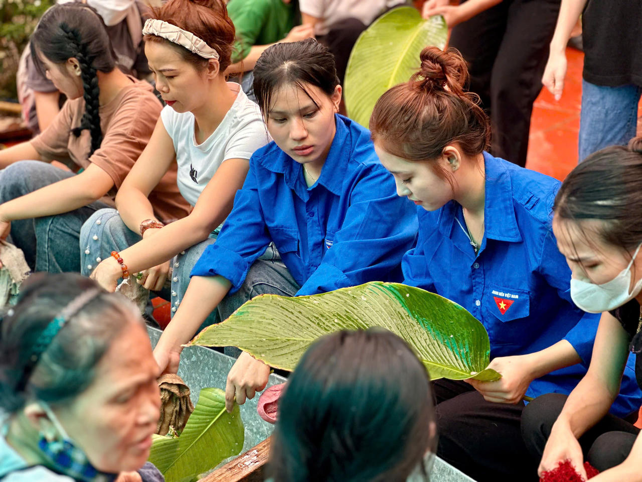 Những chiếc bánh chưng 'nghĩa tình' Hà Nội gửi đồng bào vùng lũ