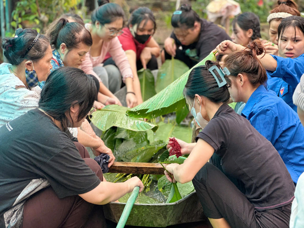 Những chiếc bánh chưng 'nghĩa tình' Hà Nội gửi đồng bào vùng lũ
