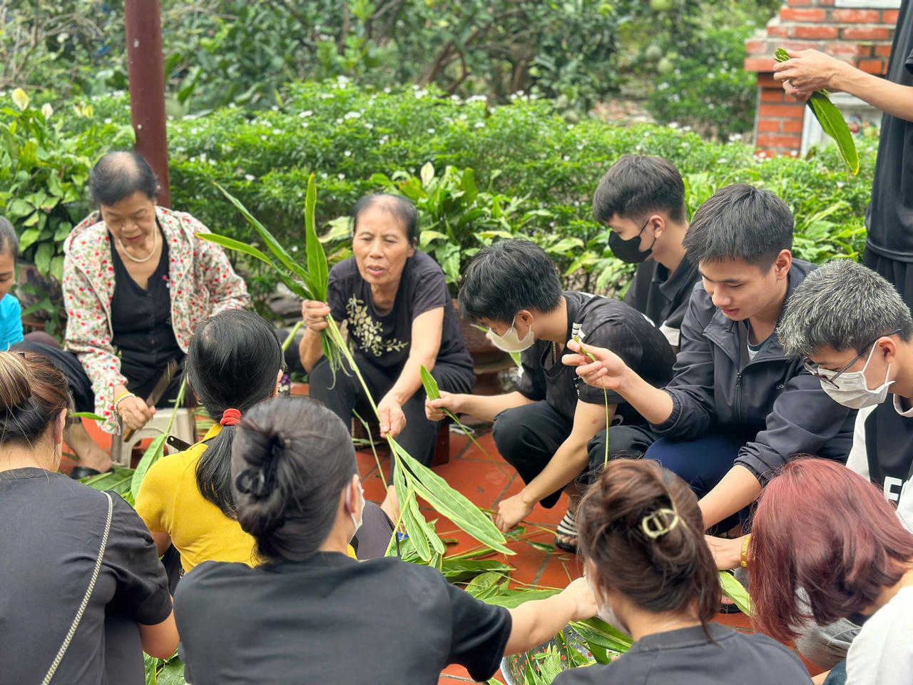 Những chiếc bánh chưng 'nghĩa tình' Hà Nội gửi đồng bào vùng lũ